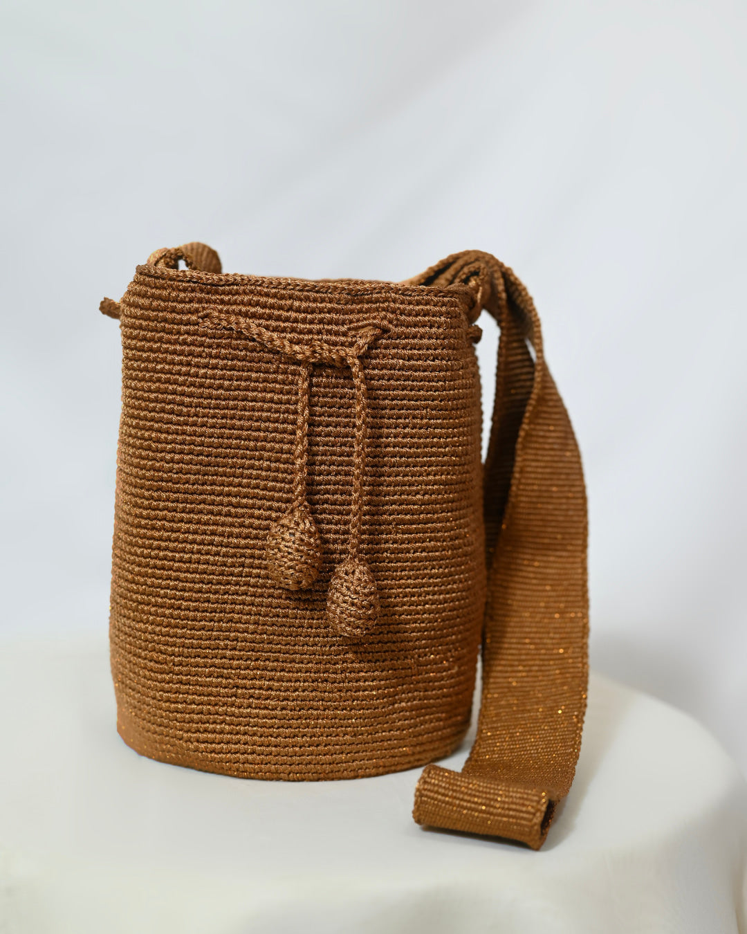 Mochila brillo sedoso cafe