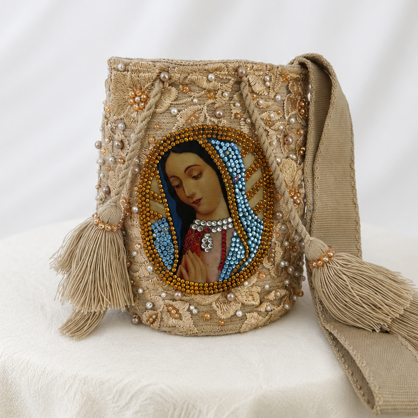 Virgen de Guadalupe recamada