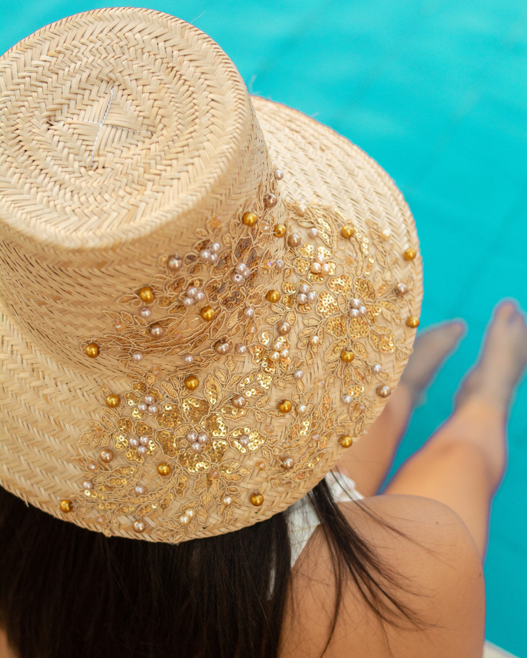 Sombrero wayuu recamado dorado
