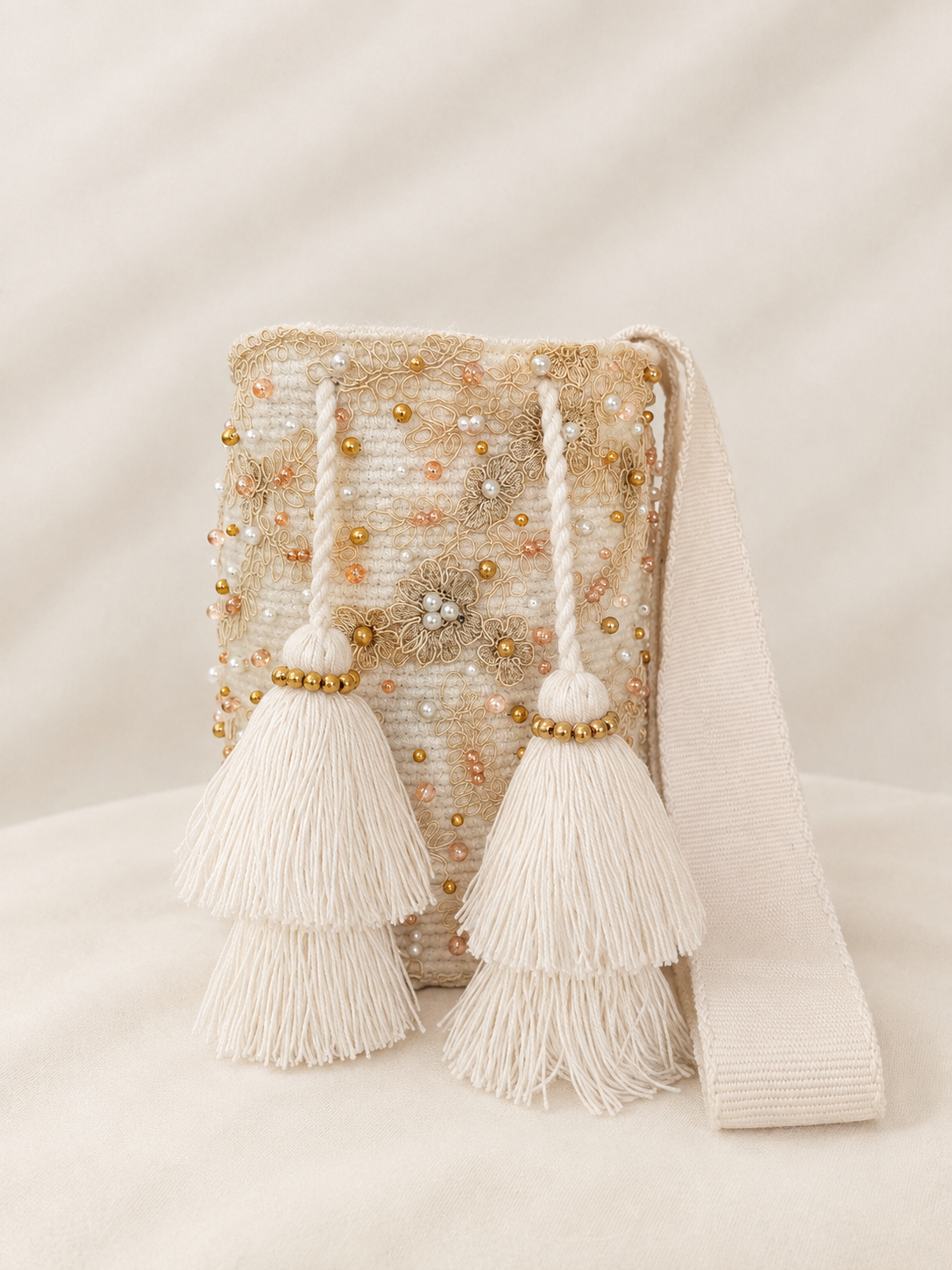 Mochila recamada Marfil